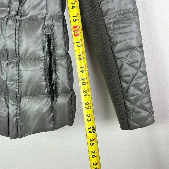 BCBGMAXAZRIA Lilly Short Packable Down Puffer Coat Asymmetrical Zip Grey SZ XXS - Picture 11 of 12